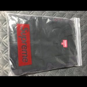 *AUTHENTIC* SUPREME X PLAYBOY LEISURE ZIP UP TOP